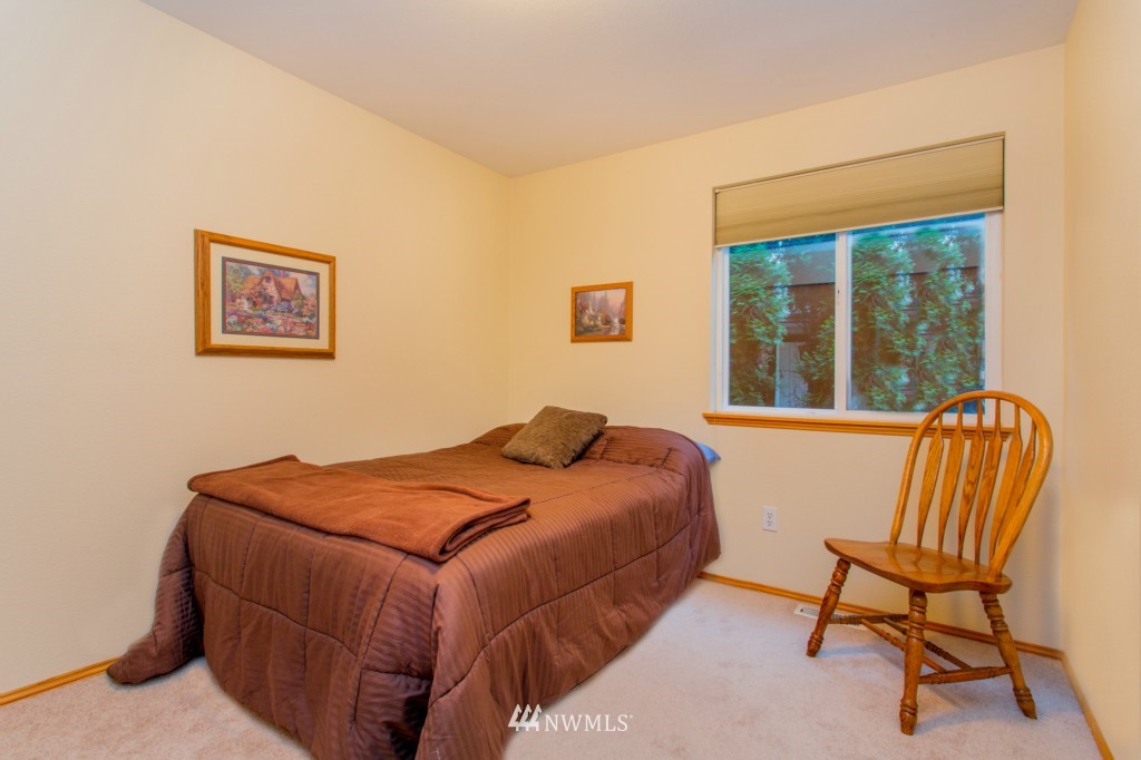 913 233rd Street Southeast Bothell, WA 98021 - Photo 14 of 21