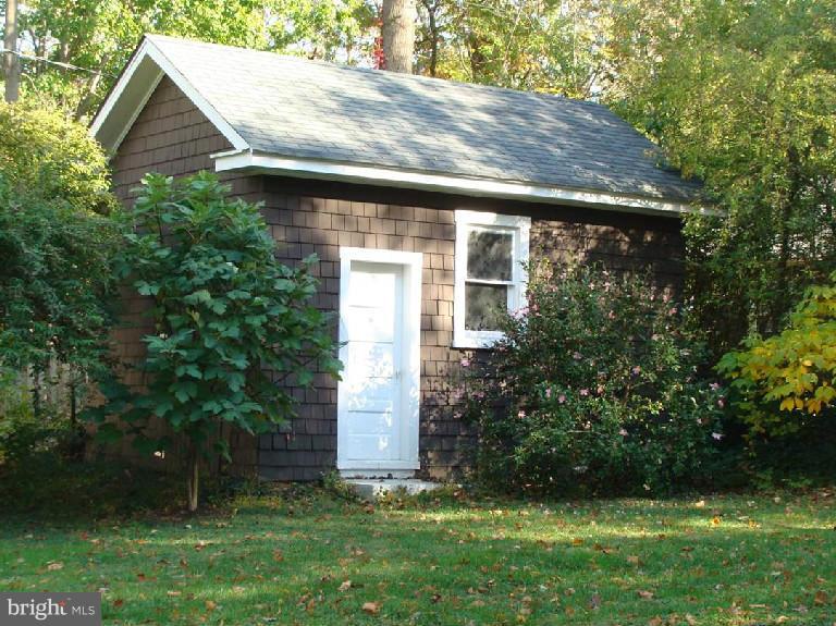 5717 Uffington Road Baltimore, MD 21209 - Photo 19 of 19 a view of house with backyard