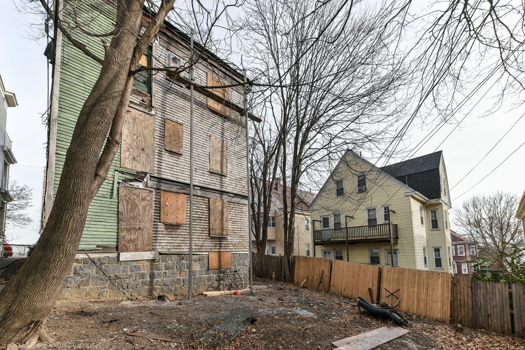 97 Mt Ida Road Boston, MA 02122 - Photo 17 of 20 Gallery Image 17