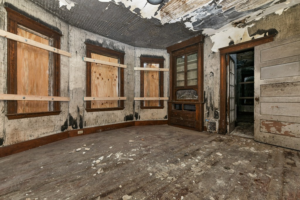 97 Mt Ida Road Boston, MA 02122 - Photo 4 of 20 Gallery Image 4