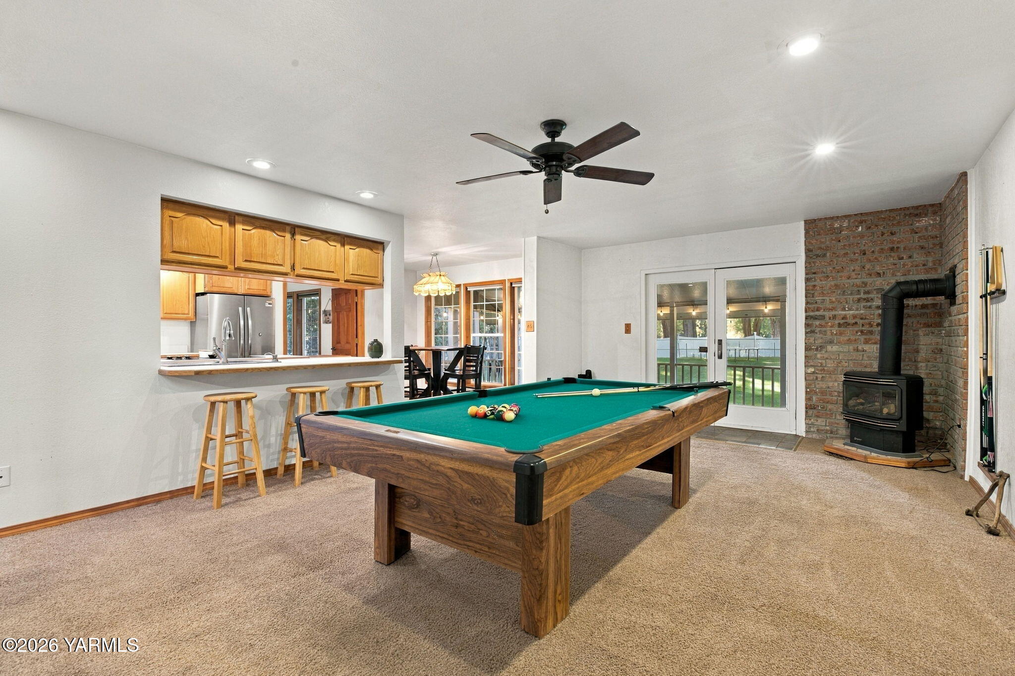 20 Estate Way Yakima, WA 98908 - Photo 9 of 27 family room