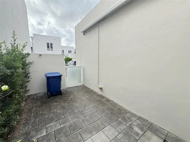 $5,200 | 10550 Northwest 65th Lane, Doral, FL 33178