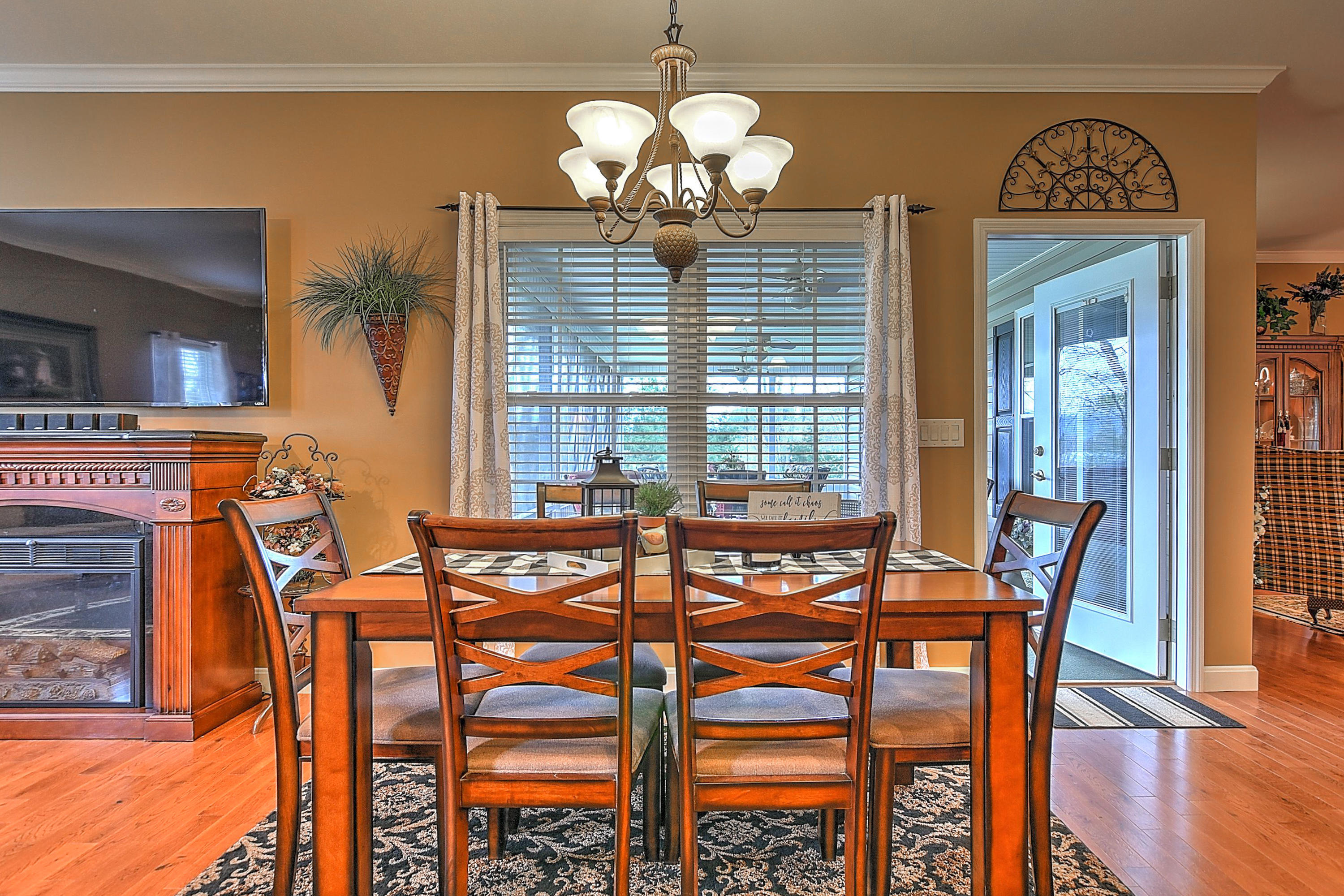 300 Walnut Grove Road Greeneville, TN 37743 - Photo 11 of 36 8