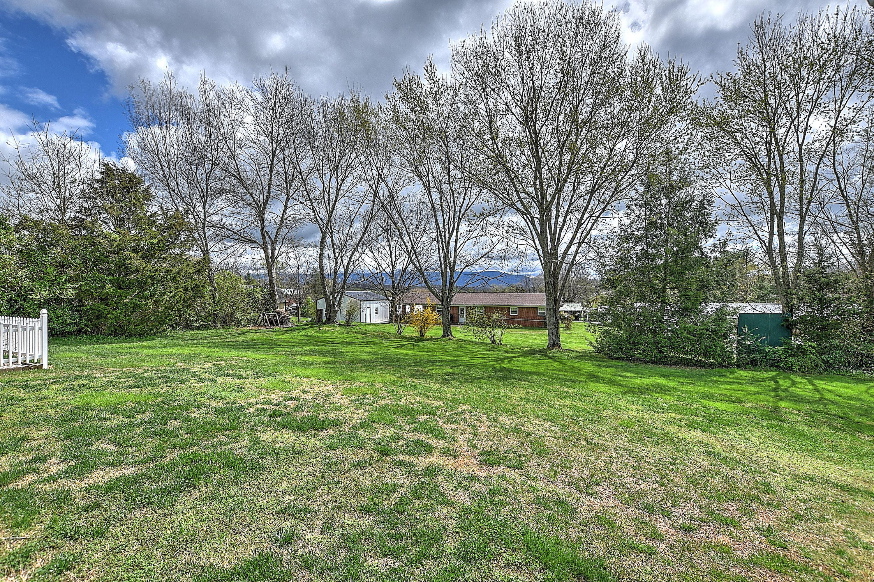 300 Walnut Grove Road Greeneville, TN 37743 - Photo 32 of 36 28