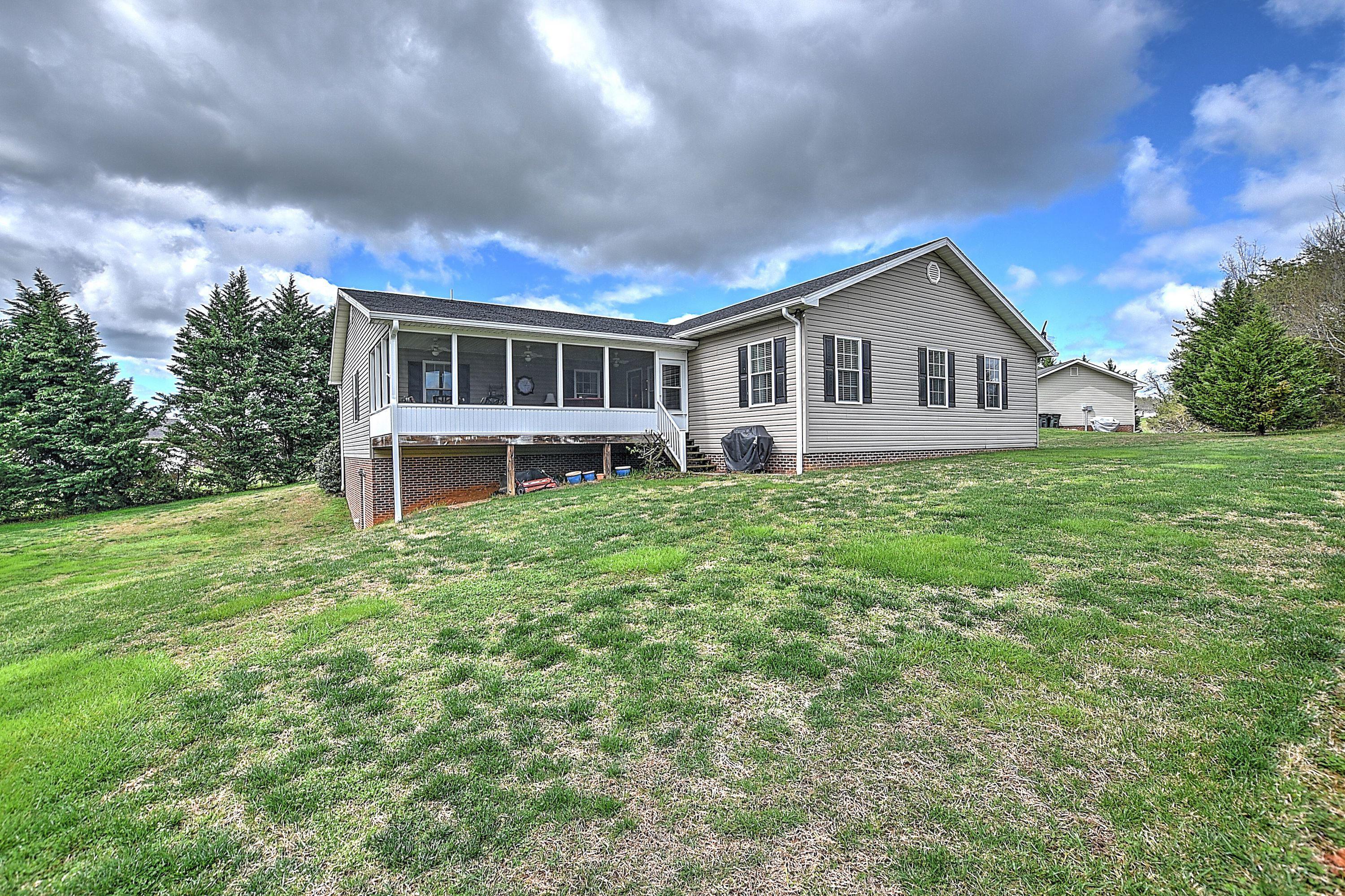 300 Walnut Grove Road Greeneville, TN 37743 - Photo 34 of 36 29