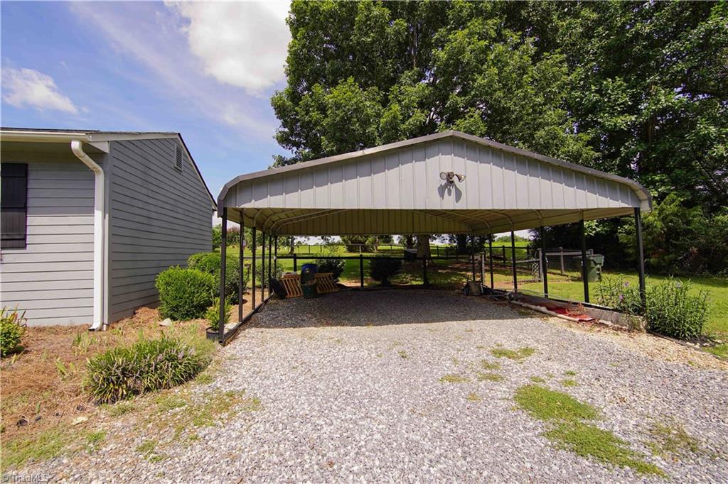 2871 Oak Ridge Road Oak Ridge, NC 27310 - Photo 5 of 35