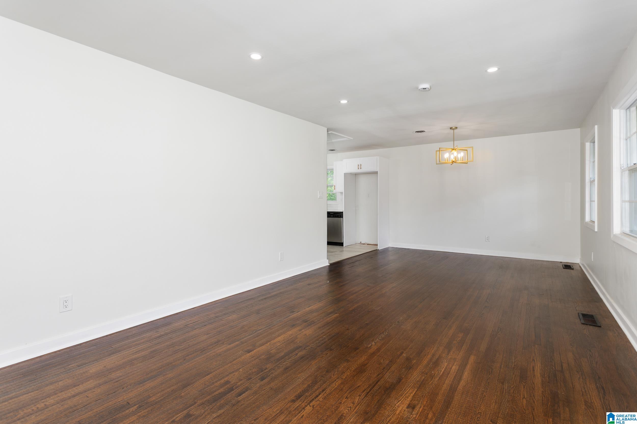 409 Burgundy Road Birmingham, AL 35215 - Photo 6 of 39 Gallery Image 6