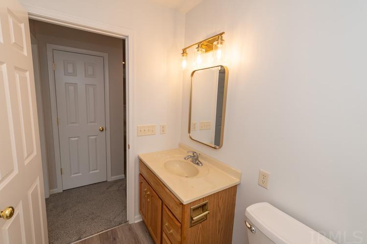 719 Mohawk Drive Nappanee, IN 46550 - Photo 22 of 36