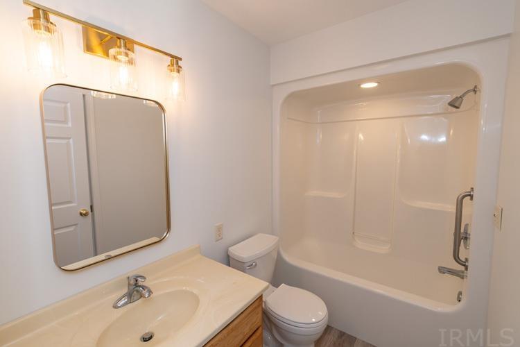 719 Mohawk Drive Nappanee, IN 46550 - Photo 24 of 36