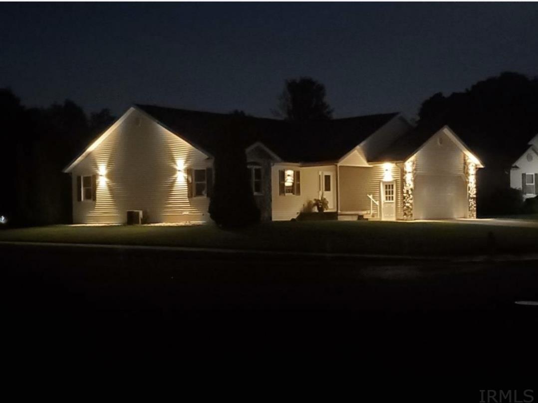 719 Mohawk Drive Nappanee, IN 46550 - Photo 3 of 36