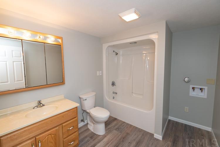 719 Mohawk Drive Nappanee, IN 46550 - Photo 32 of 36