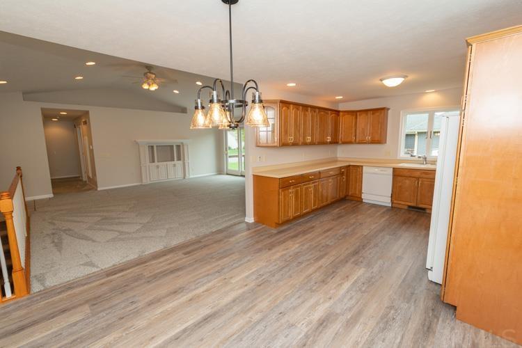 719 Mohawk Drive Nappanee, IN 46550 - Photo 10 of 36