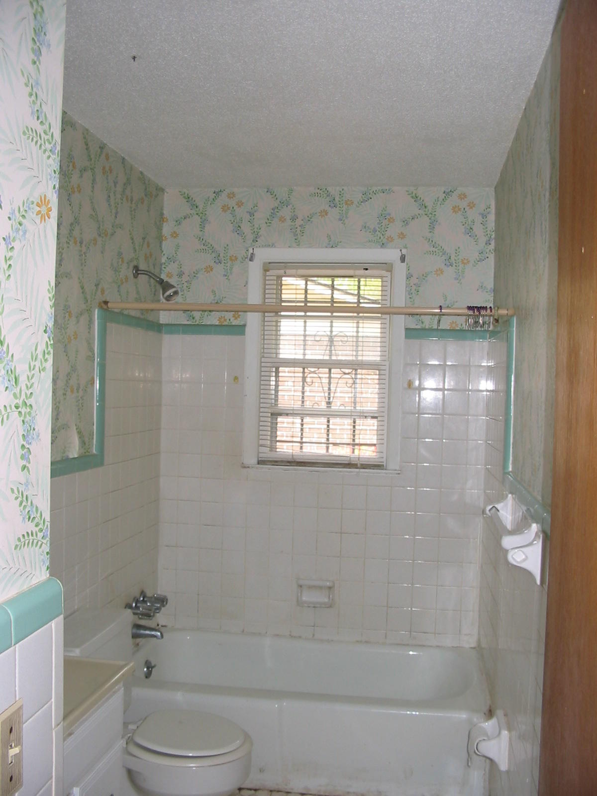 708 Hitching Post Road Charleston, SC 29414 - Photo 11 of 14 Full bath