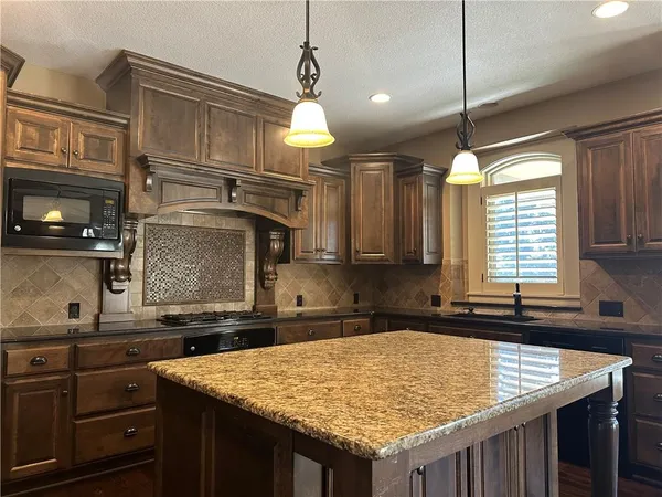 $699,900 | 15828 Hayes Street, Overland Park, KS 66221