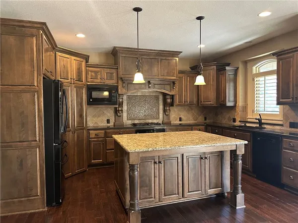 $699,900 | 15828 Hayes Street, Overland Park, KS 66221