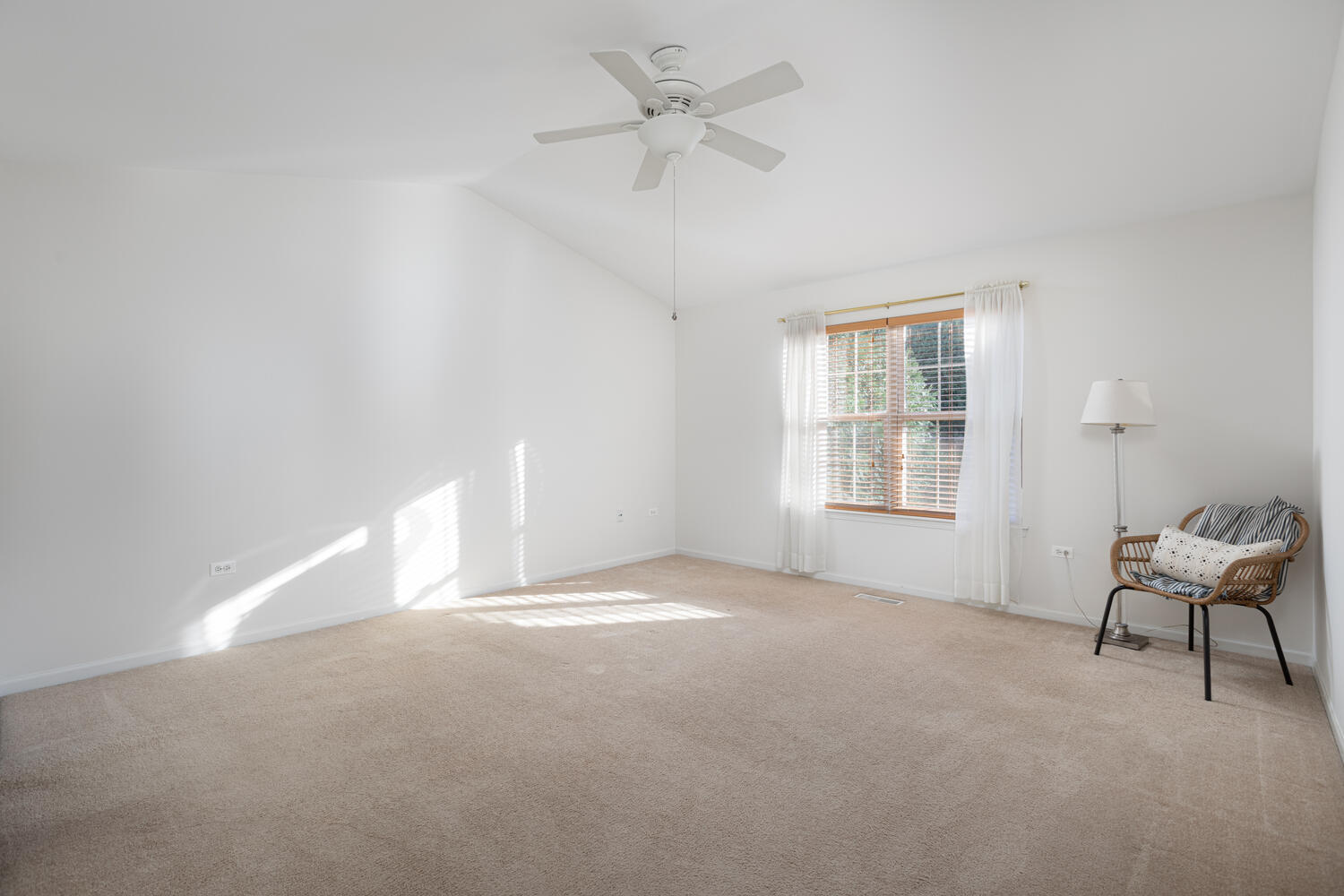 31 Rolling Oaks Road, Unit A Sugar Grove, IL 60554 - Photo 15 of 25 a view of an empty room with a window