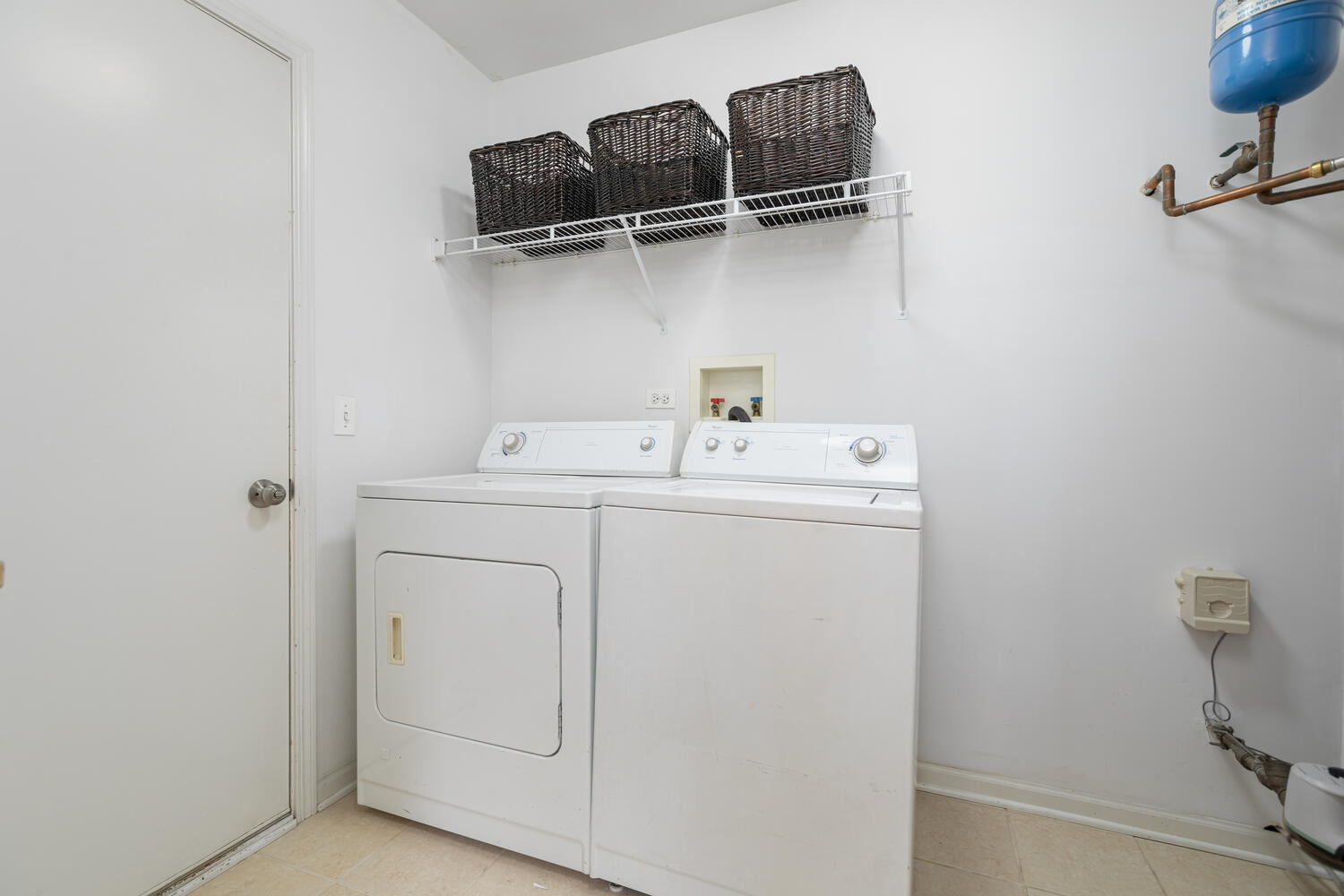 31 Rolling Oaks Road, Unit A Sugar Grove, IL 60554 - Photo 22 of 25 a utility room with dryer and washer