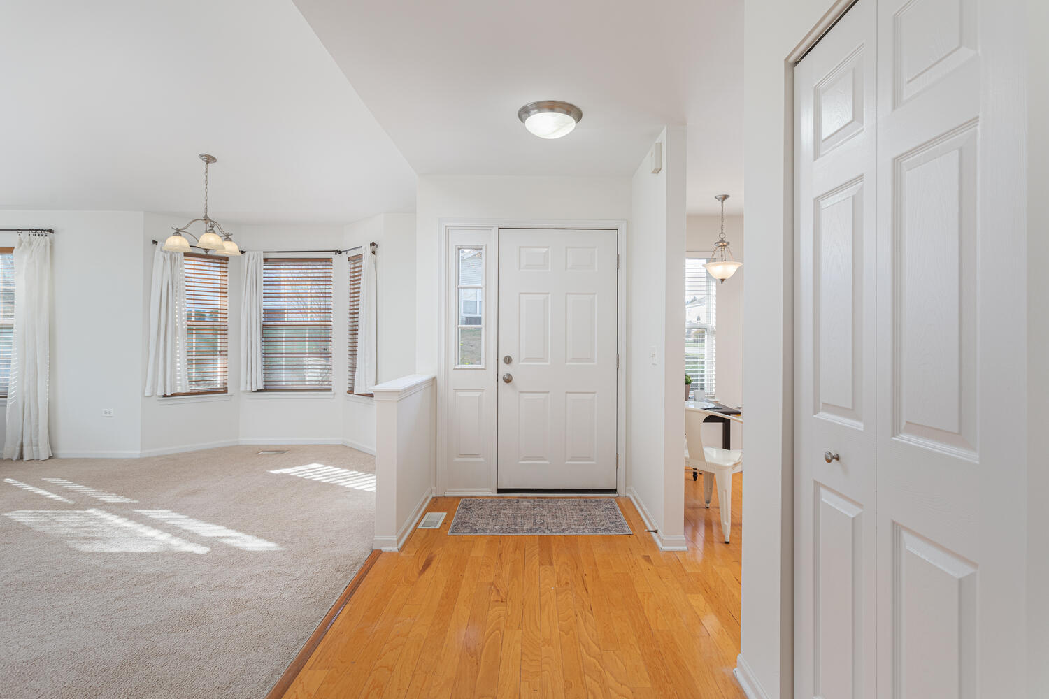 31 Rolling Oaks Road, Unit A Sugar Grove, IL 60554 - Photo 8 of 25 a spacious bathroom with a tub and shower