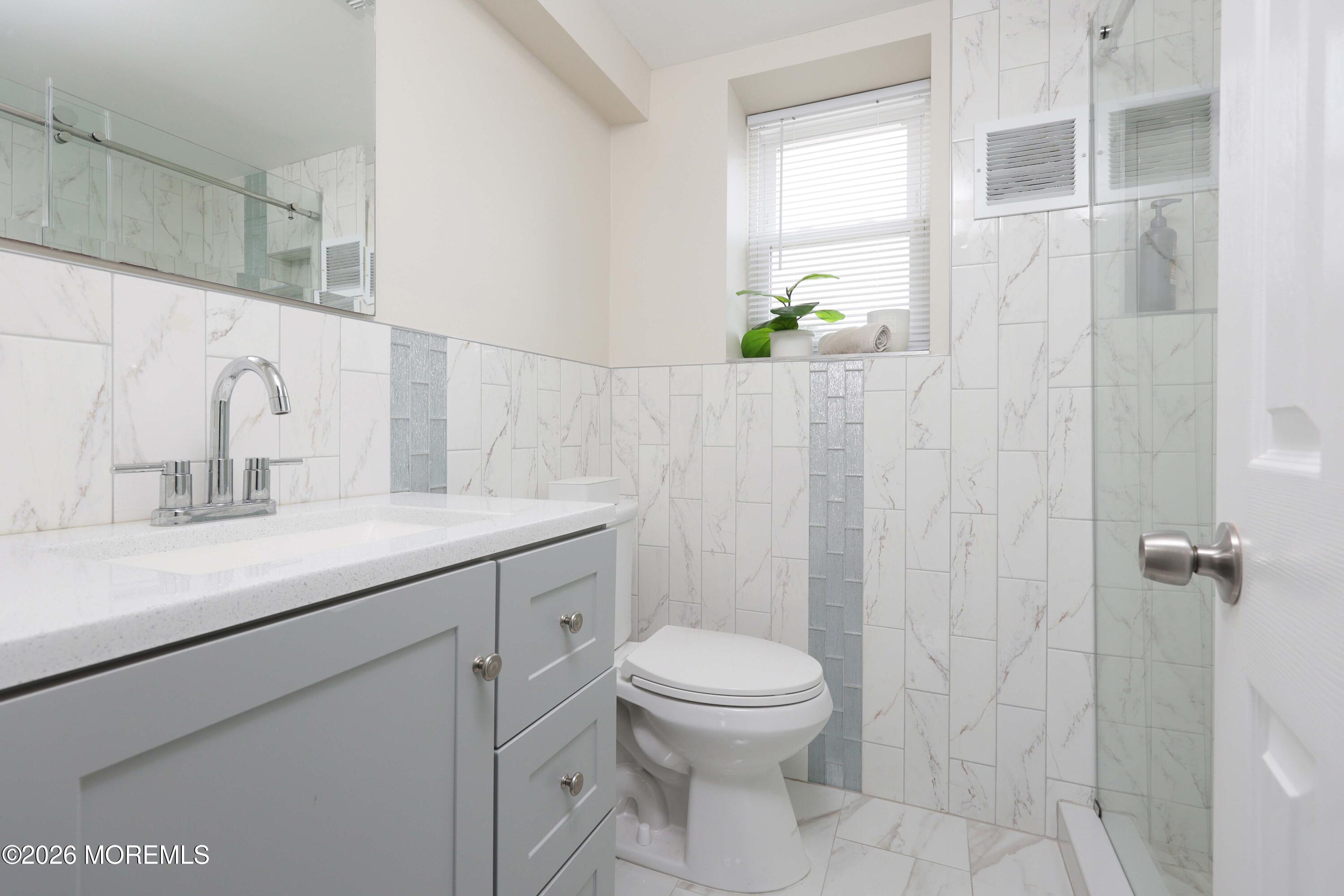 906 Ruth Drive Neptune, NJ 07753 - Photo 16 of 23 758A3375