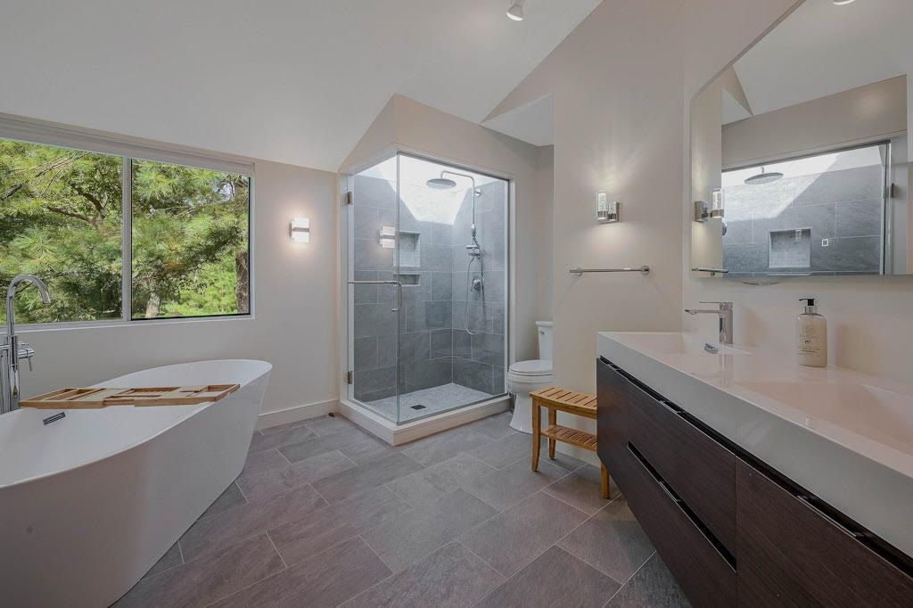 12 Rose Hill Road East Hampton, NY 11937 - Photo 9 of 17