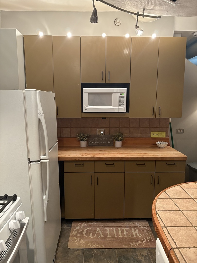 380 Ridge Avenue, Unit 13G Evanston, IL 60202 - Photo 5 of 20