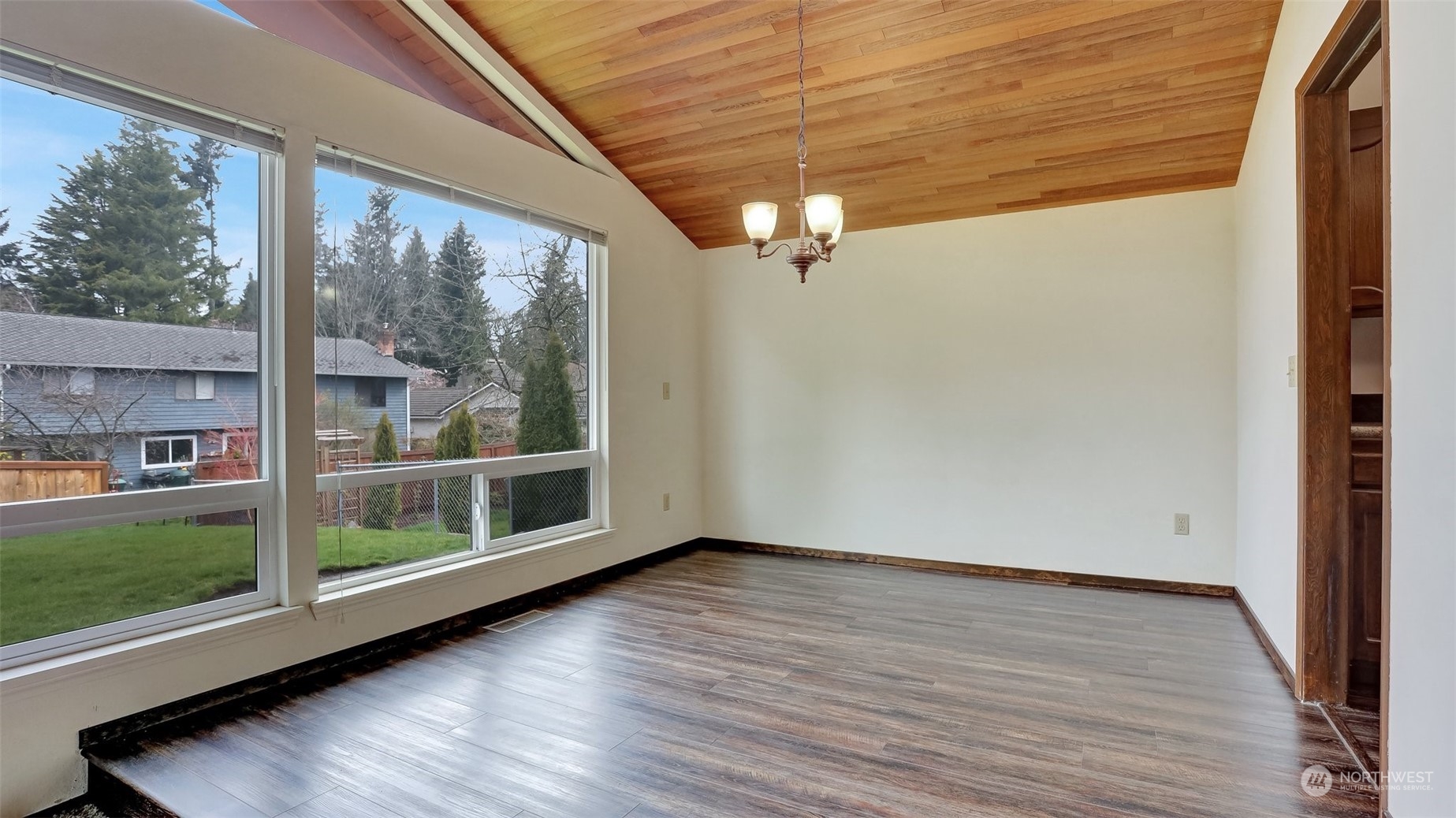 16726 157th Avenue Southeast Renton, WA 98058 - Photo 8 of 32 Gallery Image 8