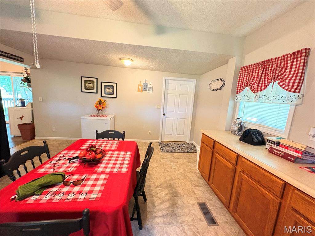 101 Mor Wilsonville, IL 62093 - Photo 23 of 34