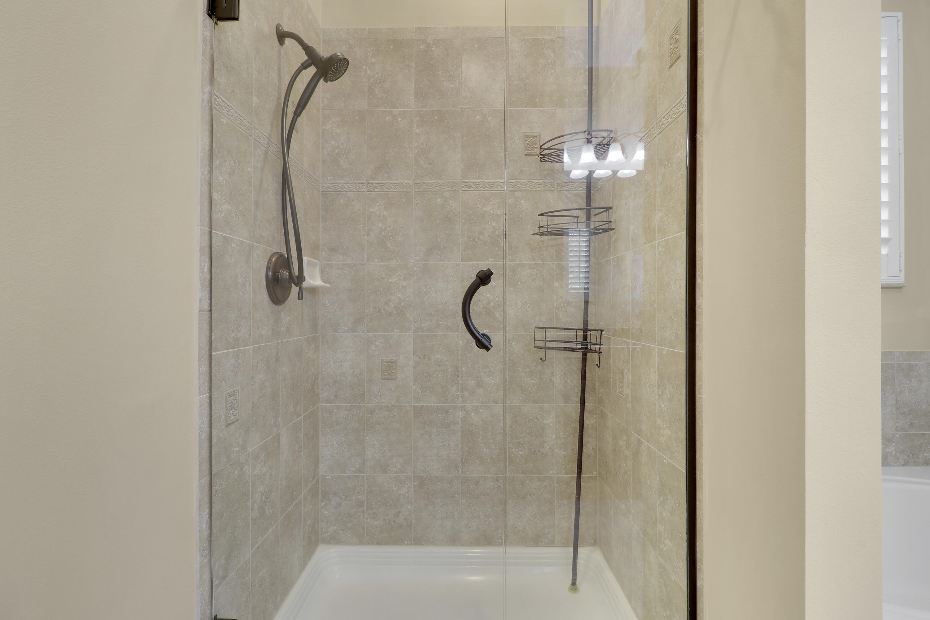 138 Tallow Trail Jupiter, FL 33458 - Photo 21 of 38 Bathroom