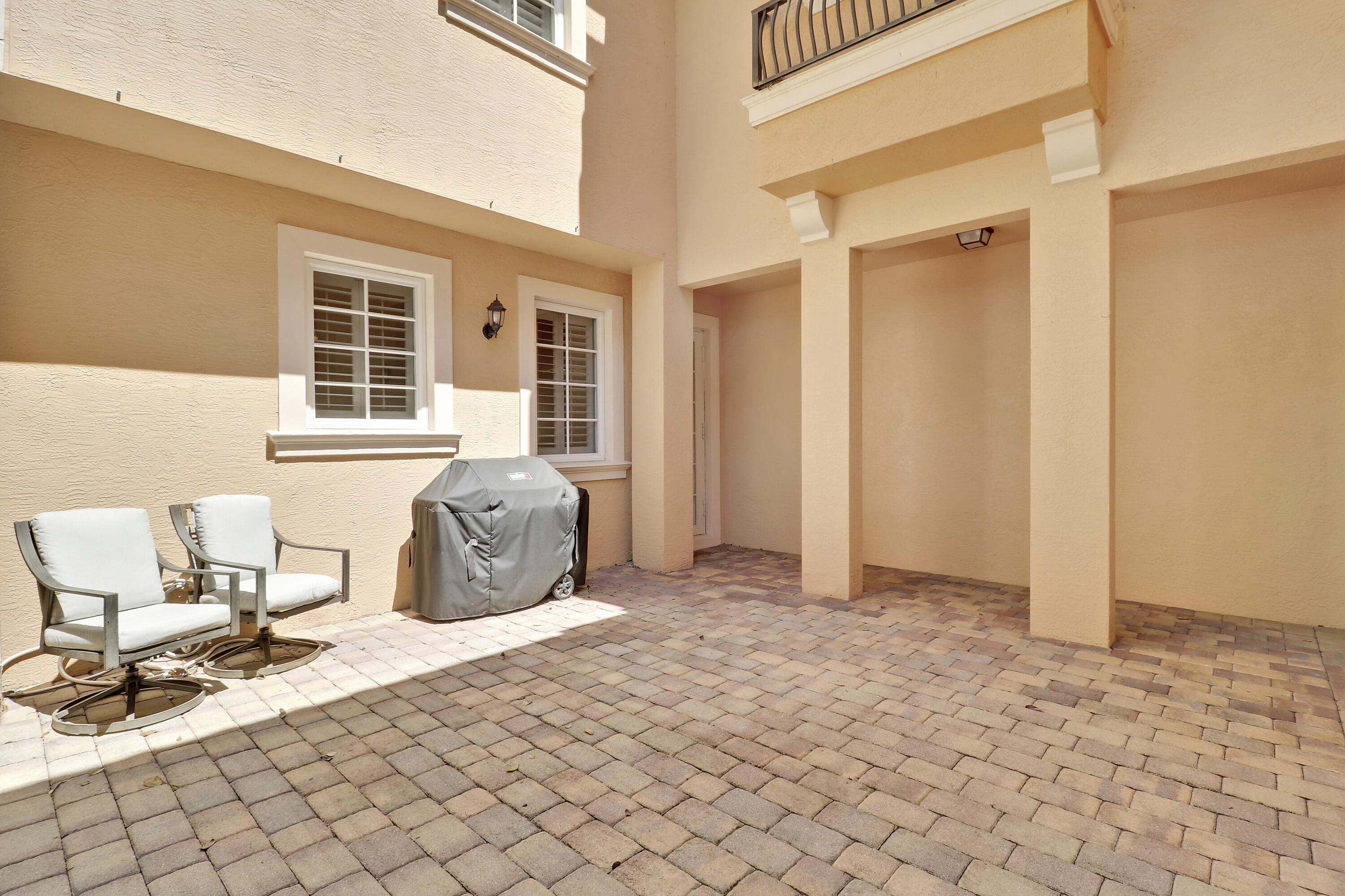 138 Tallow Trail Jupiter, FL 33458 - Photo 31 of 38 Back View