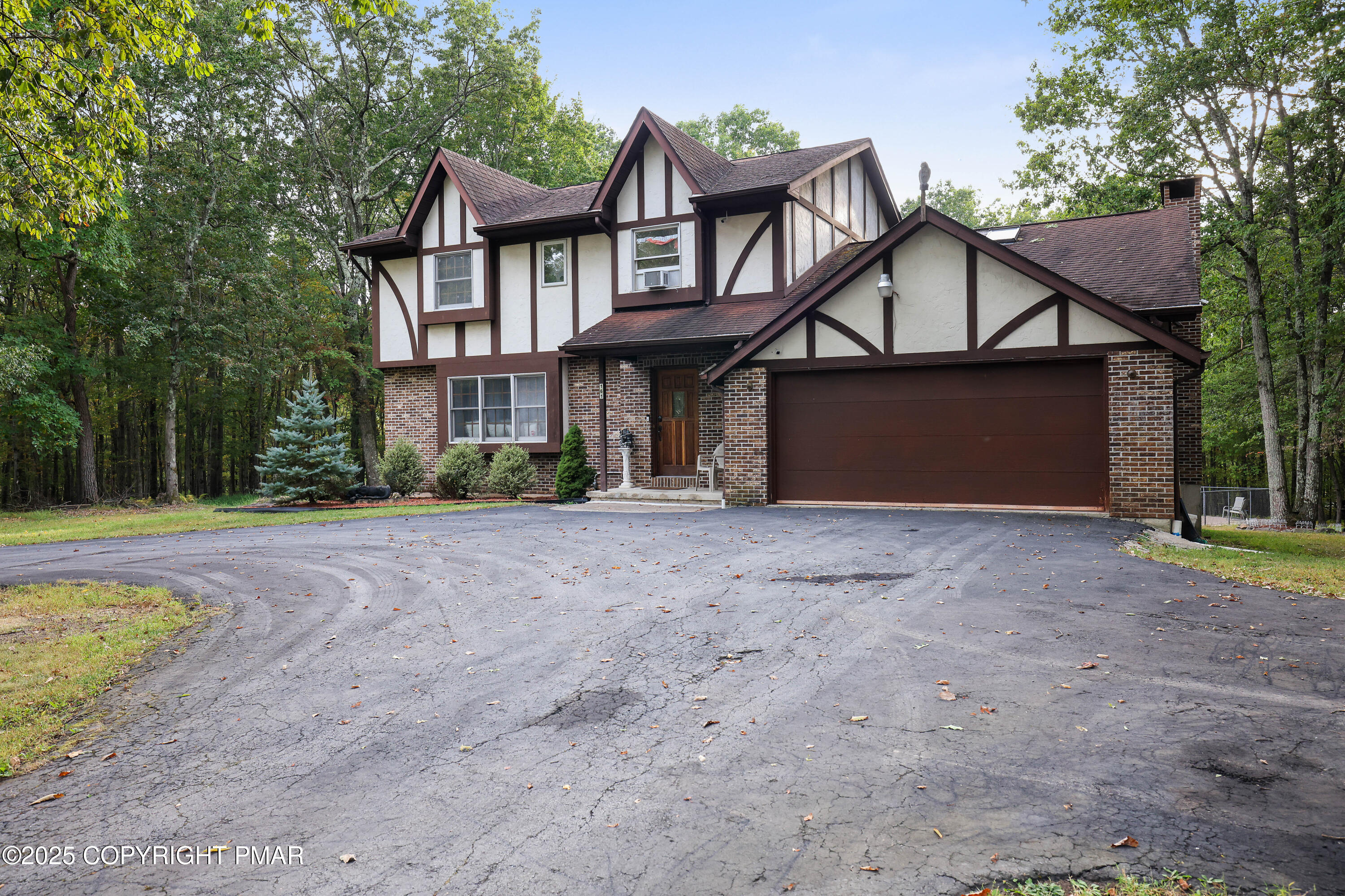 161 Shepherd Lane Swiftwater, PA 18370 - Photo 2 of 45 RBR55132