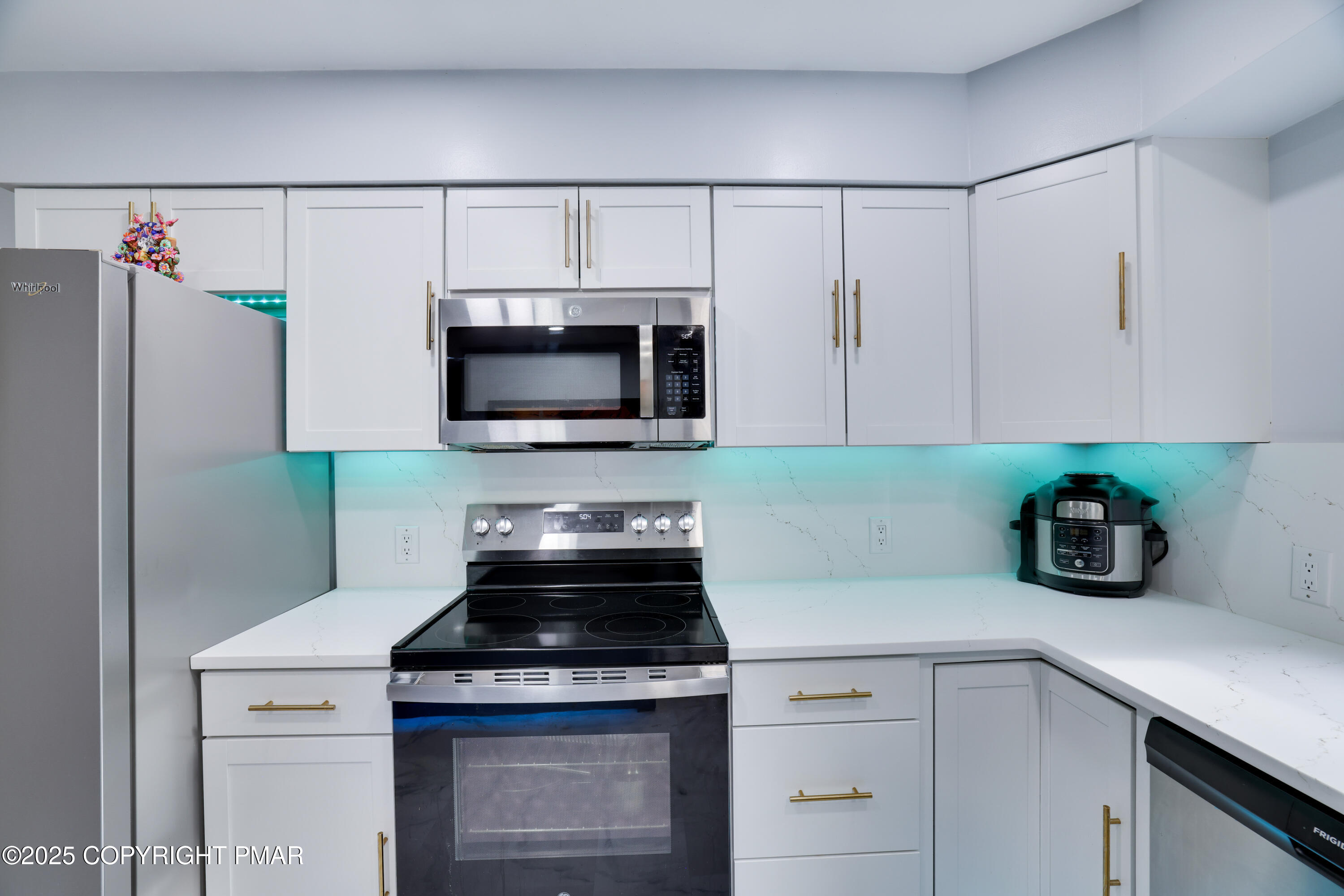 161 Shepherd Lane Swiftwater, PA 18370 - Photo 4 of 45 RBR54955