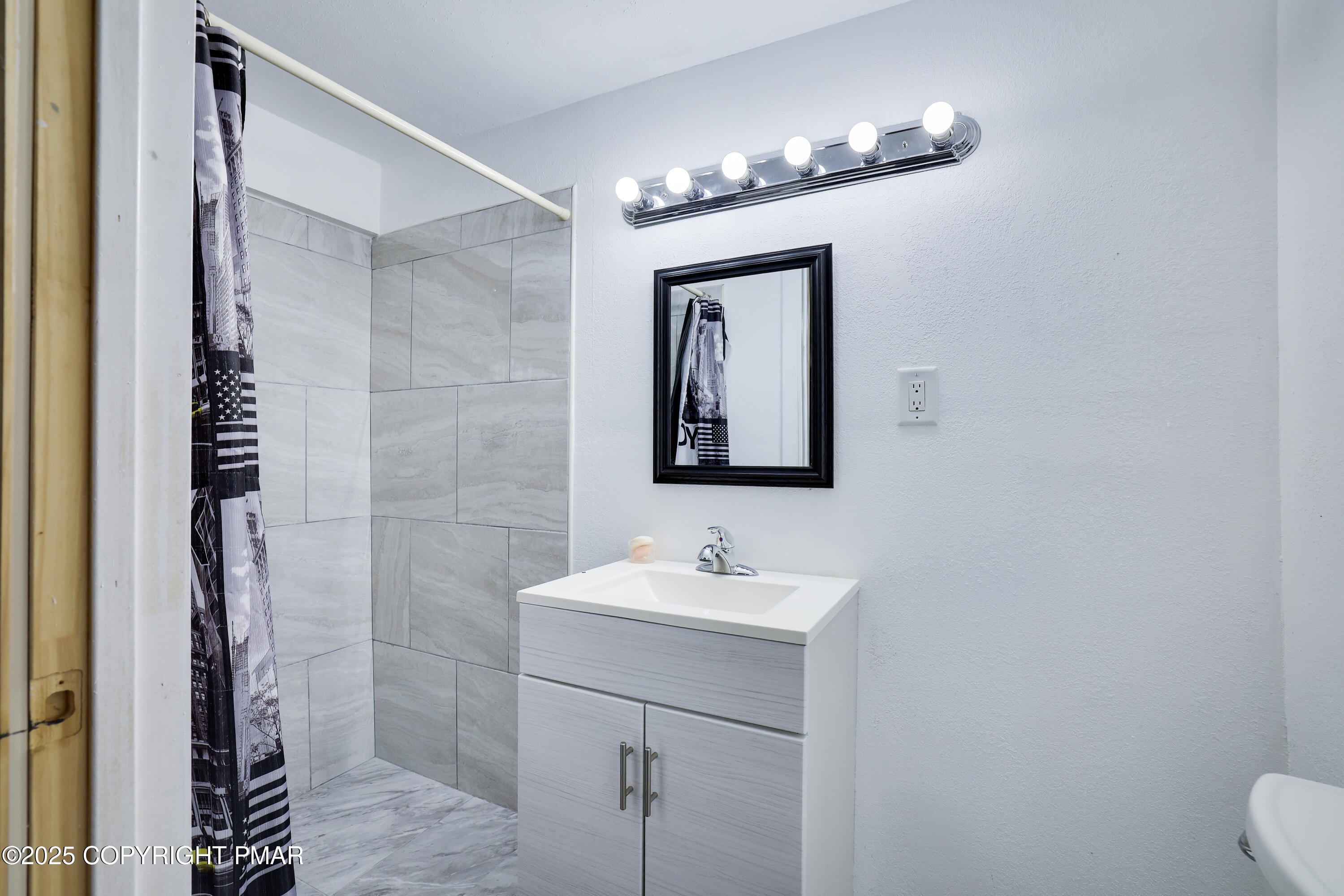 161 Shepherd Lane Swiftwater, PA 18370 - Photo 42 of 45 RBR55010