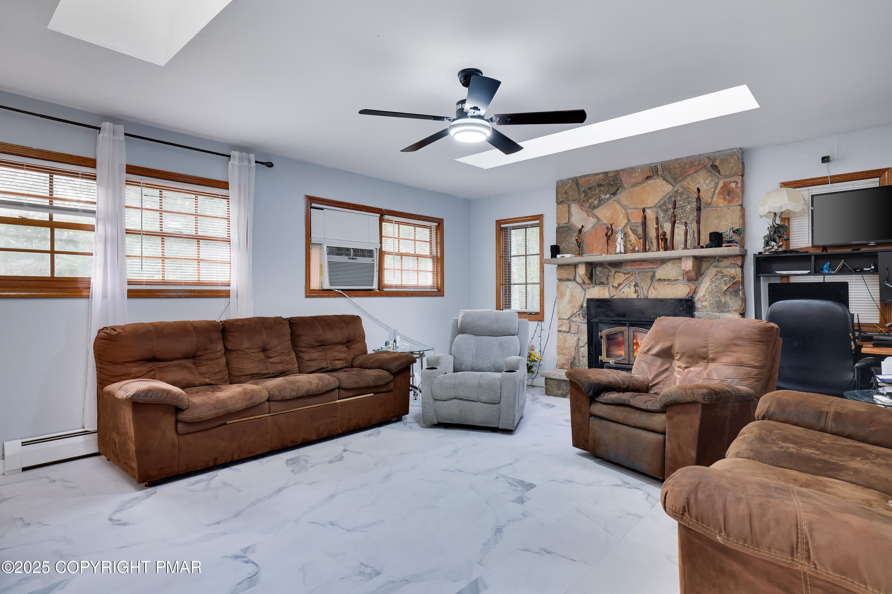 161 Shepherd Lane Swiftwater, PA 18370 - Photo 7 of 45 RBR54985