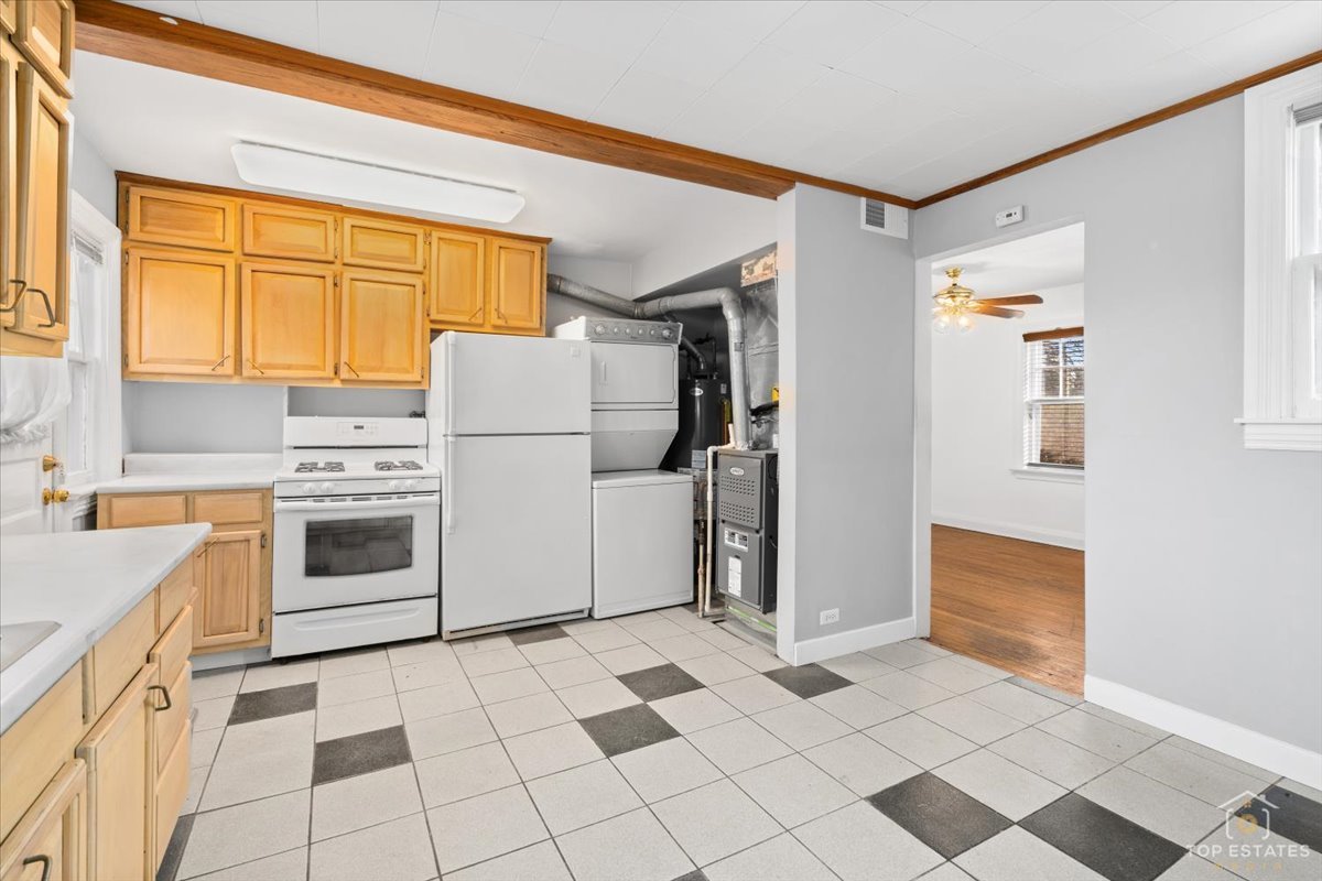 304 East Camp McDonald Road Prospect Heights, IL 60070 - Photo 12 of 31