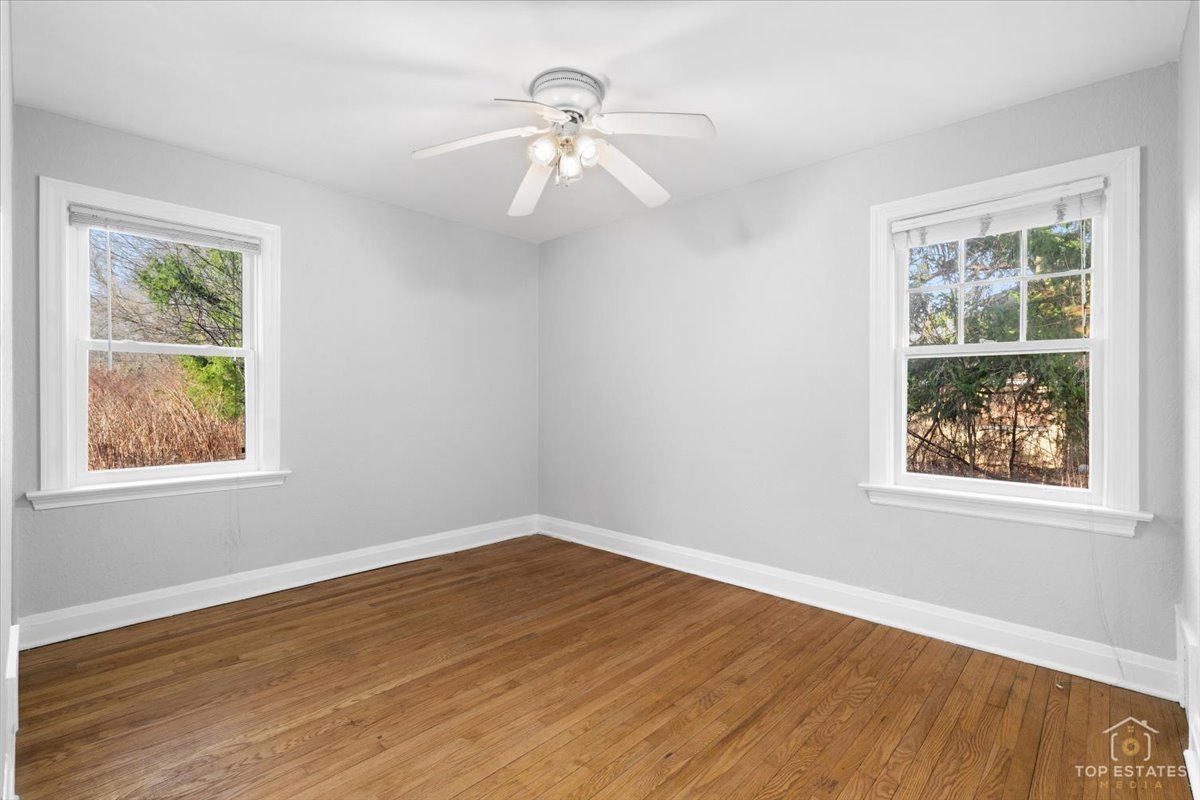 304 East Camp McDonald Road Prospect Heights, IL 60070 - Photo 14 of 31