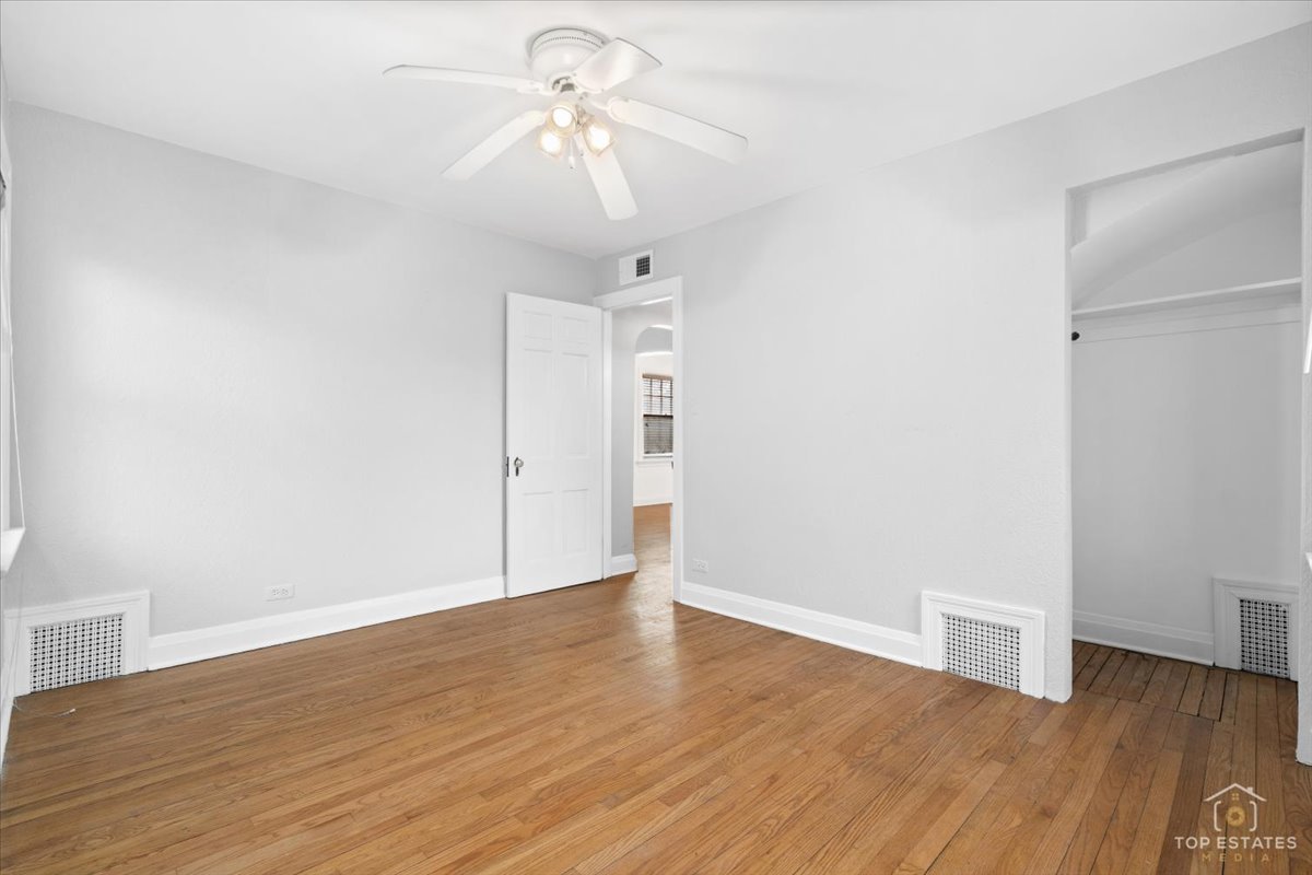 304 East Camp McDonald Road Prospect Heights, IL 60070 - Photo 15 of 31