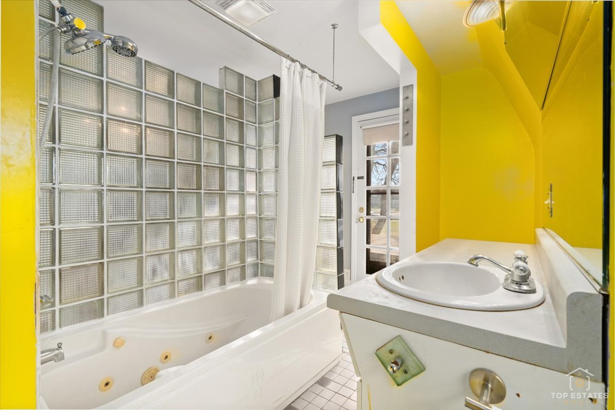 304 East Camp McDonald Road Prospect Heights, IL 60070 - Photo 22 of 31