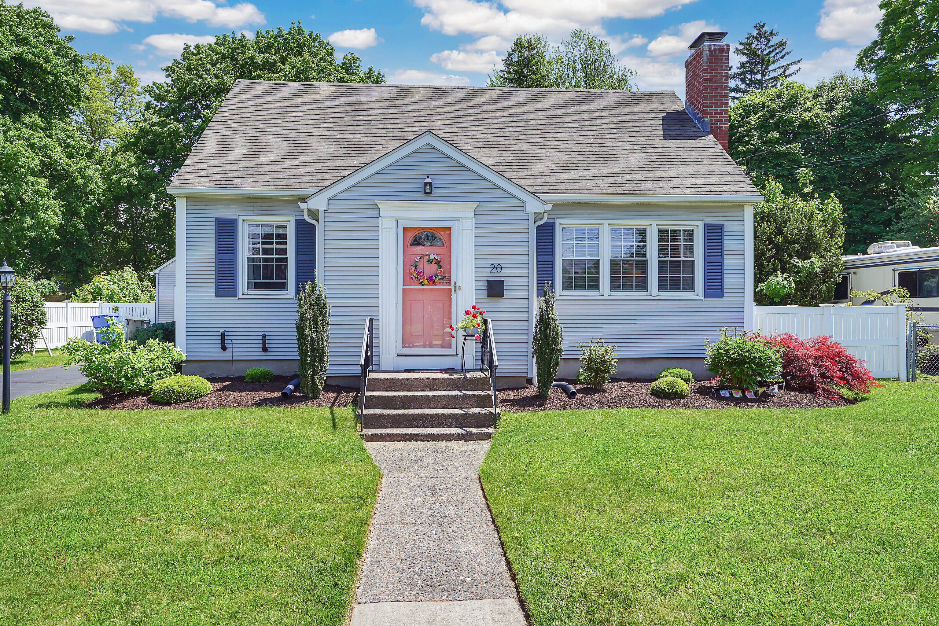 20 Clyde Road Manchester, CT 06042 - Photo 1 of 1 Welcome to 20 Clyde!