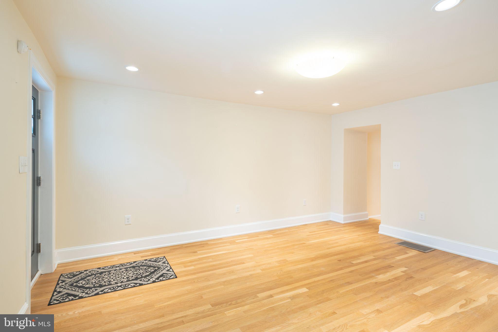 110 Roxborough Avenue Philadelphia, PA 19127 - Photo 2 of 25