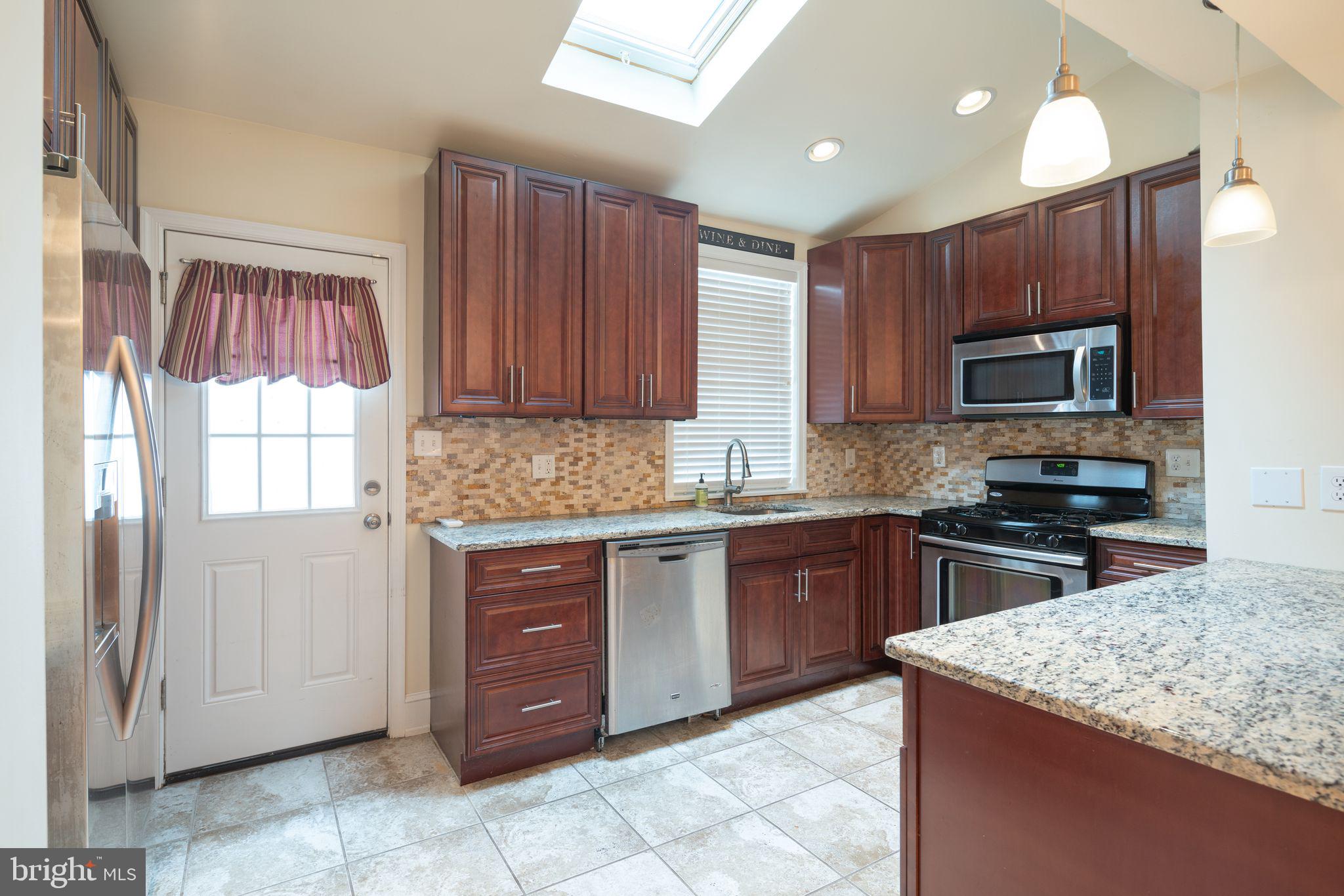 110 Roxborough Avenue Philadelphia, PA 19127 - Photo 6 of 25