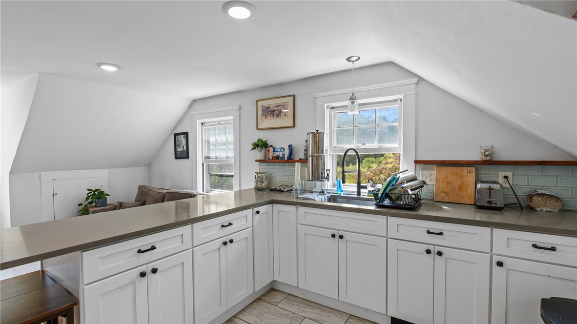 56 Ruggles Avenue, Unit 2 Newport, RI 02840 - Photo 8 of 27