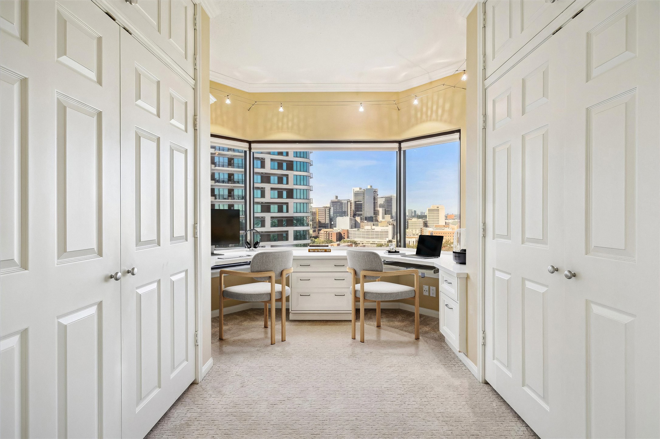 2001 Holcombe Boulevard, Unit 1801 Houston, TX 77030 - Photo 5 of 47 a view of a bedroom with table and chair