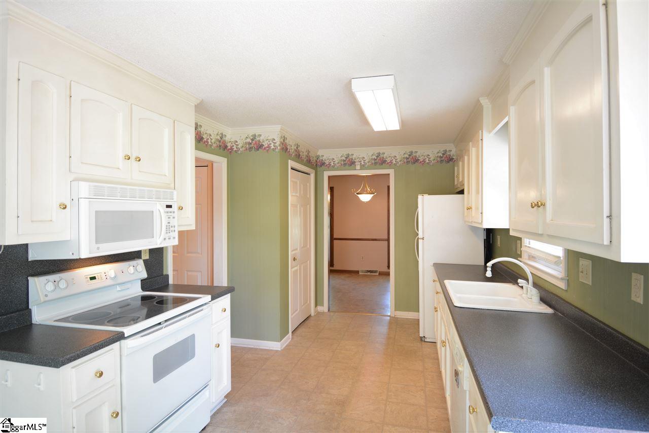 200 Spring View Lane Taylors, SC 29687 - Photo 11 of 22 Gallery Image 11