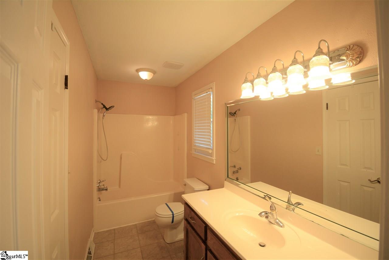 200 Spring View Lane Taylors, SC 29687 - Photo 8 of 22 Gallery Image 8
