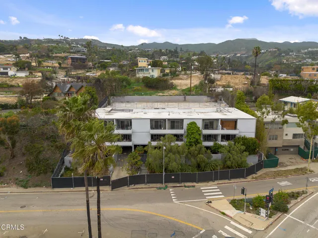 a view of city view and mountain view