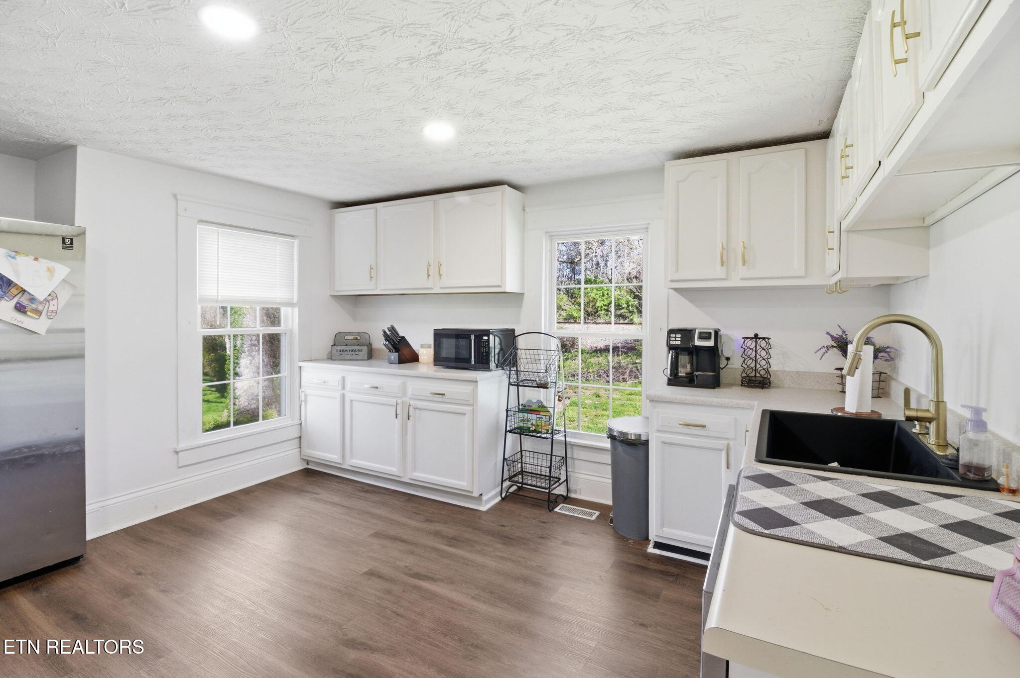 9427 Mascot Road Mascot, TN 37806 - Photo 16 of 37 26-web-or-mls-DZ3A9536