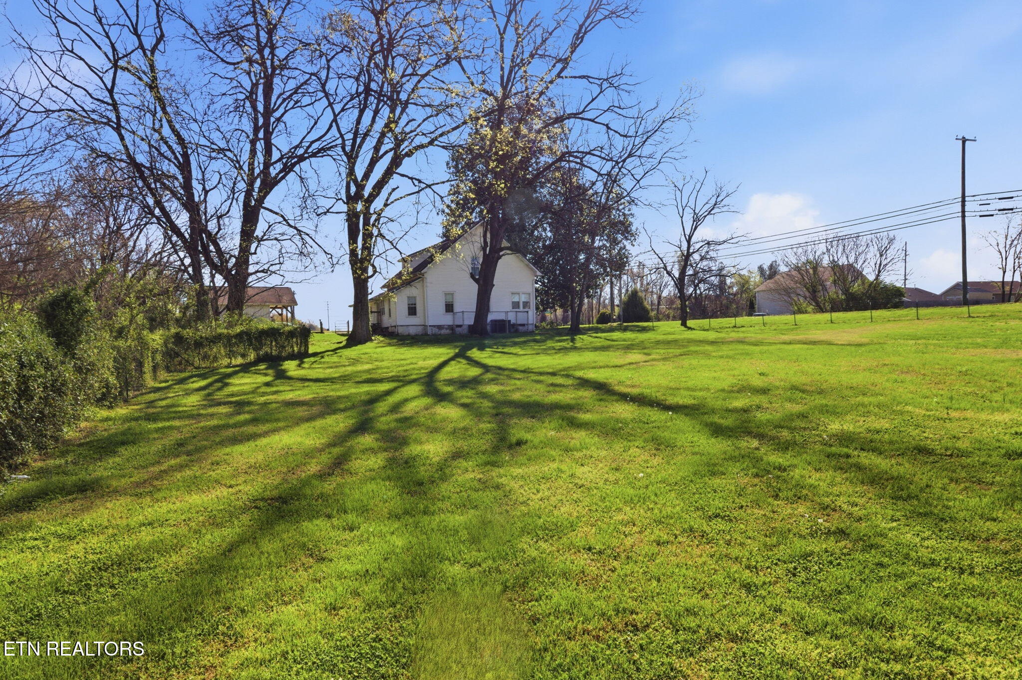 9427 Mascot Road Mascot, TN 37806 - Photo 32 of 37 4-web-or-mls-DZ3A9396