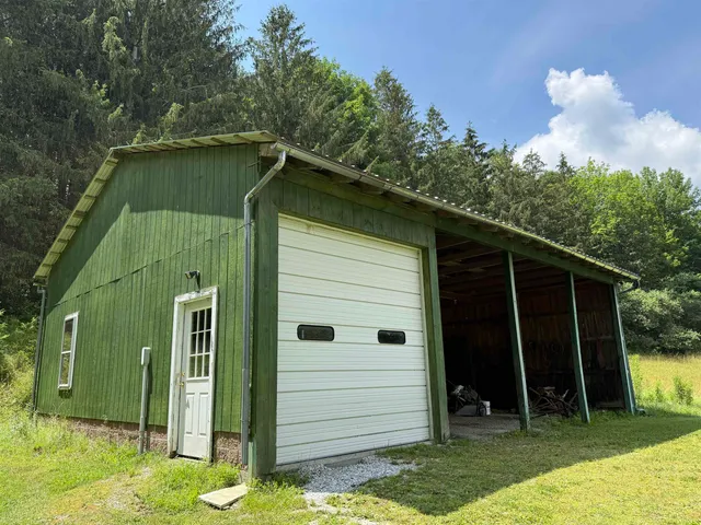 $375,000 | 622 South Main Street, Danby, VT 05739
