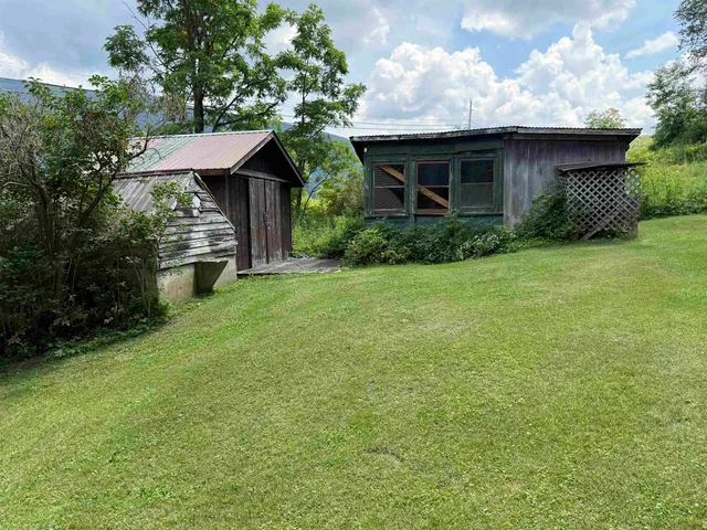 $375,000 | 622 South Main Street, Danby, VT 05739