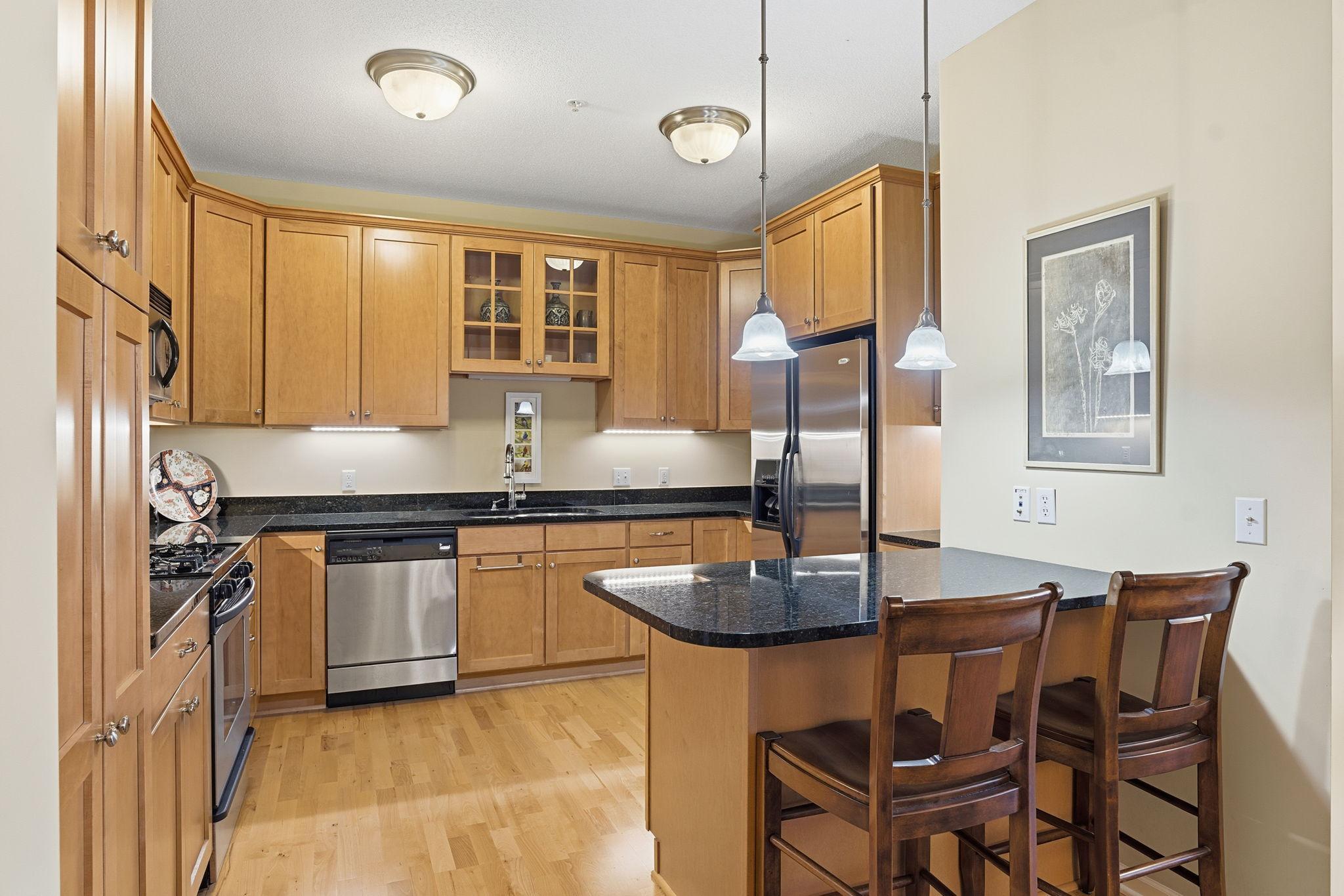5250 Grandview Square, Unit 2311 Edina, MN 55436 - Photo 3 of 10